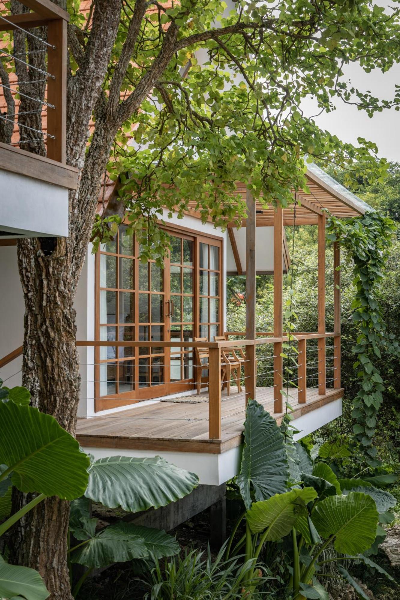 Deep Roots Dive & Yoga Resort Ped Екстериор снимка